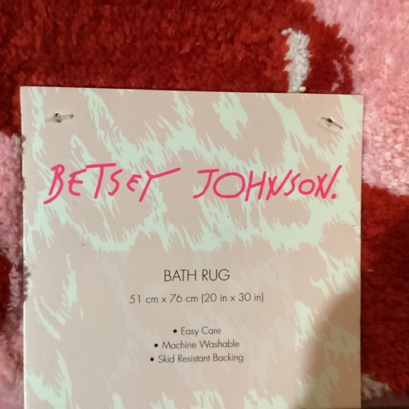 New Betsey Johnson Bathroom Rug- pink and red/ 51x76”- hearts and bows - Picture 3 of 4